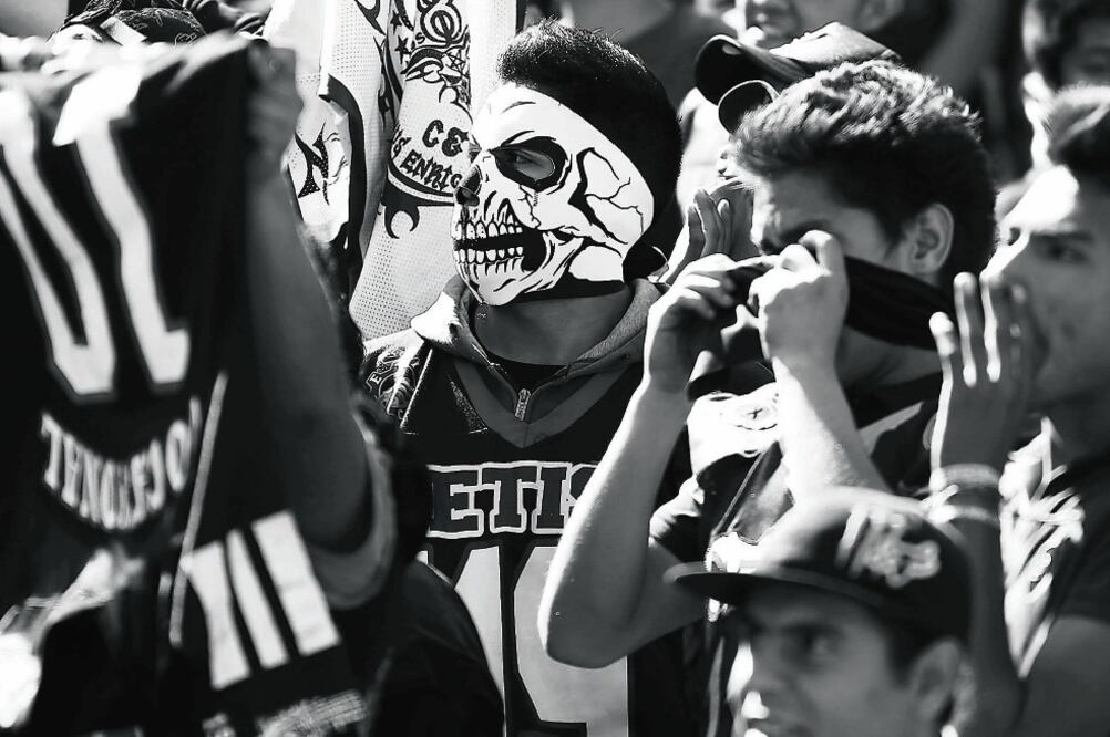 Prender fuego a la propia casa