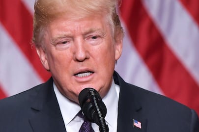 Abogado de Trump pagó a actriz porno para acallar encuentro sexual del presidente: WSJ