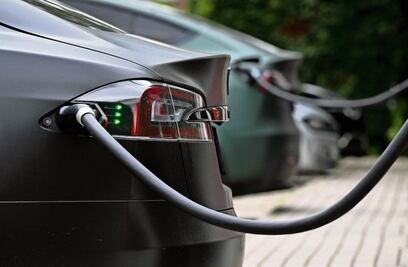 Autos eléctricos aceleran demanda local de ingenieros