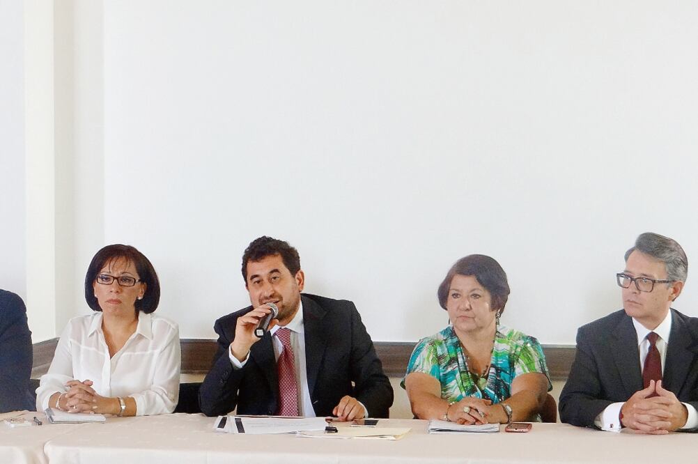 El bancada de Morena en la Asamblea Legislativa quiere que lo ahorrado se destine a la compra de más unidades de RTP, protección de zonas ecológicas, así como la pensión alimentaria a adultos mayores ( ESPECIAL)