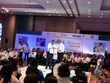 Niega Alejandro Murat que esté roto diálogo con la CNTE