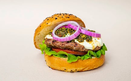 Virgilio Martínez llega a CDMX con una hamburguesa