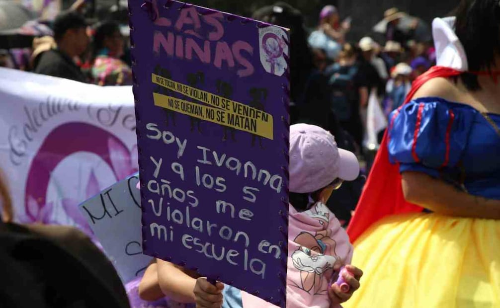Menor, víctima de abuso sexual, marcha en el Día Internacional de la Mujer en la CDMX. 8 de Marzo de 2026/ Foto: Brenda Martínez. EL UNIVERSAL