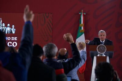 Investigan tráfico de combustible en puertos, dice AMLO