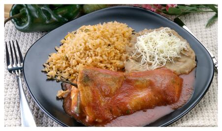 Chiles rellenos y pozole con pocas calorías