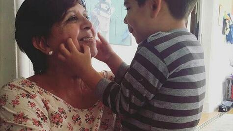 A Olga su marido la intentó matar con un cuchillo; "Tuve que volver a aprender hablar y caminar", relata