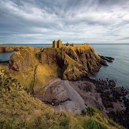 Viaja a esta ciudad medieval repleta de castillos