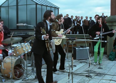 Peter Jackson revisa y cuestiona último disco de The Beatles