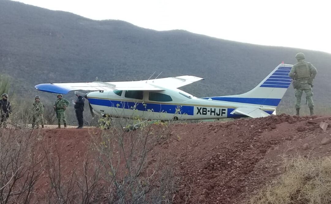 En las inmediaciones también se localizó una camioneta, la cual transportaba turbosina (FOTO: ESPECIAL)