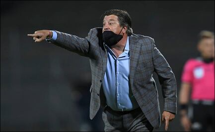 La afición del América exige: #FueraPiojo