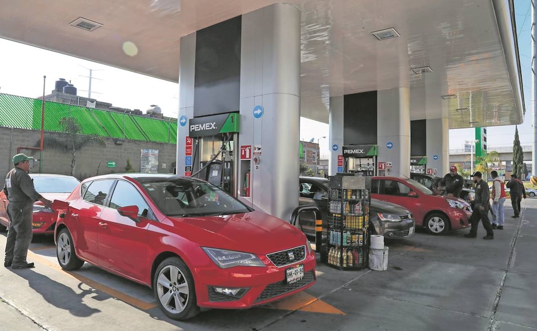 La Comisión Permanente de Funcionarios Fiscales no se ha planteado el subsidio estatal para aminorar el incremento de los precios de las gasolinas, dijo el coordinador. Foto: Archivo EL UNIVERSAL