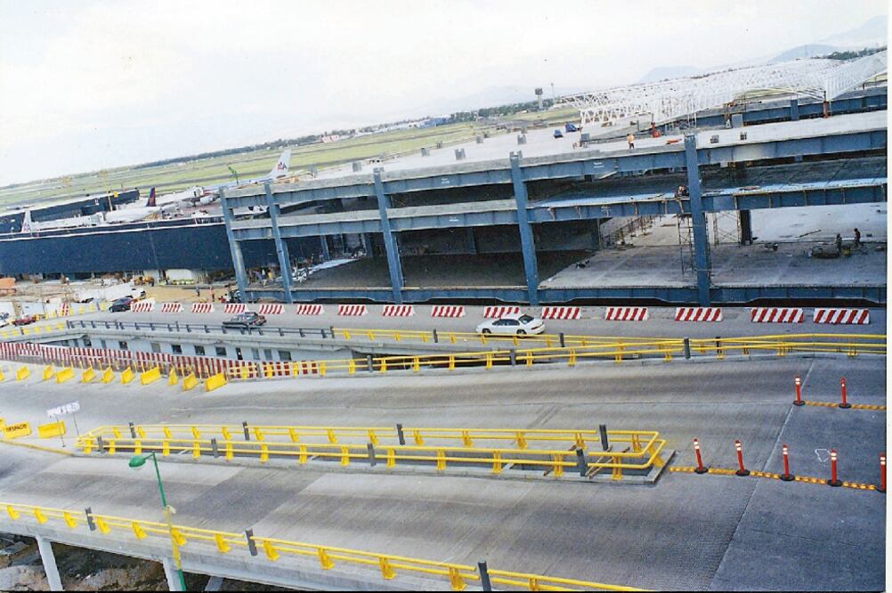 La orden del Inai a la SCT tiene el objetivo de entregar completa la información solicitada por un ciudadano sobre los terrenos del aeropuerto capitalino (ARCHIVO EL UNIVERSAL)