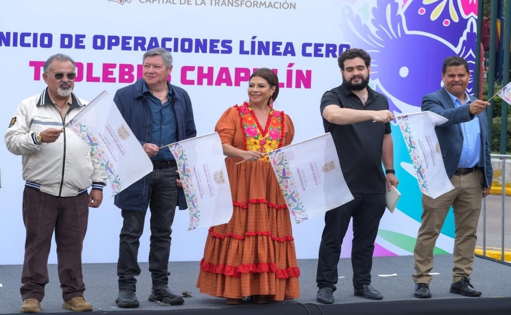 Inauguración de la línea cero del trolebús “chapulín”. El transporte irá desde Chapultepec hasta Ciudad Universitaria. Al evento asistieron Clara Brugada y otras autoridades de la Ciudad de México. Foto: Santiago Cadena El Universal