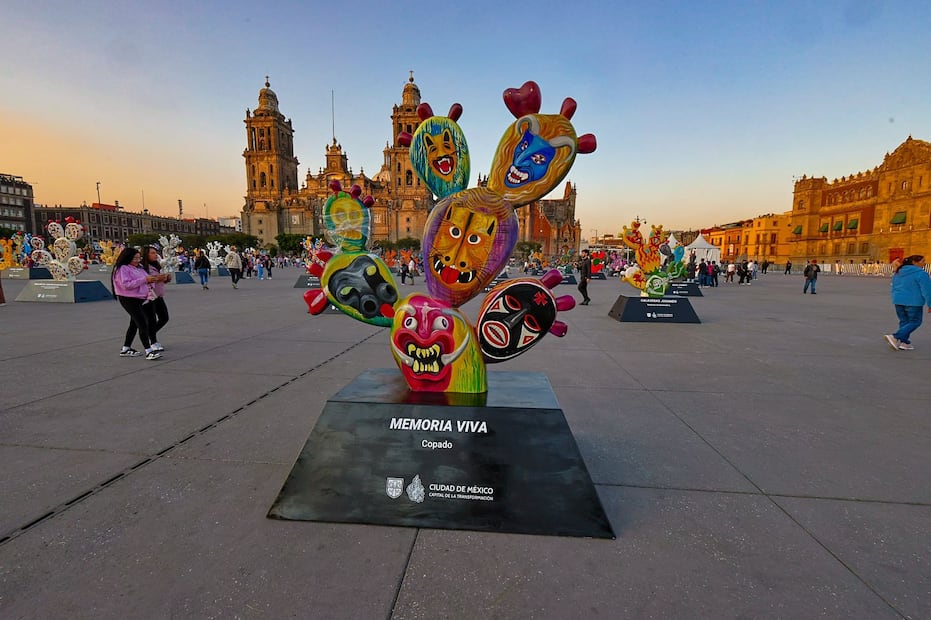 Artistas y colectivos rinden homenaje al nopal con esta expo de figuras coloridas. Foto: Secretaría de Cultura CDMX