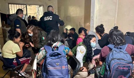 Rescatan a 22 migrantes secuestrados en la CDMX; entre ellos 12 menores