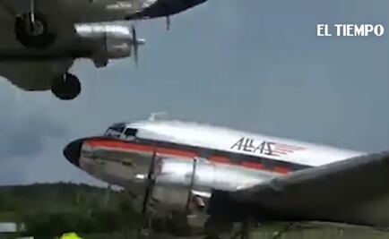 Captan en video arriesgado aterrizaje de avioneta en Colombia