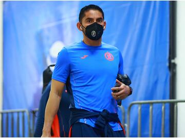 Jesús Corona sufre lesión en el calentamiento y se pierde el partido ante Montreal