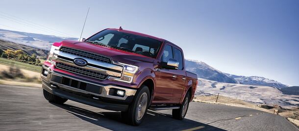 Las acciones de Ford caen a su nivel más bajo en 10 años