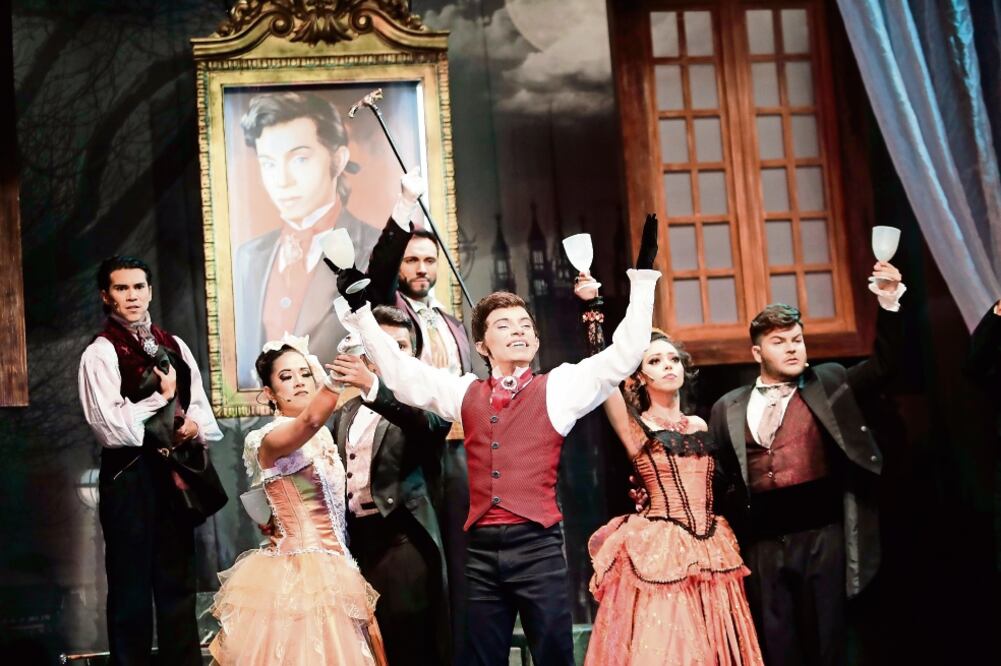 Se requirió que la producción volviera a ensayar para montar nuevos trazos. (Ivan Stephens. EL UNIVERSAL)