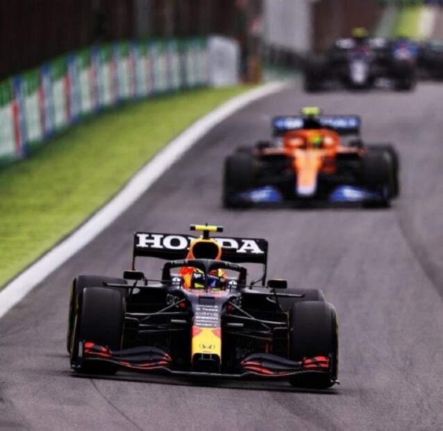 Checo Pérez tendrá coche nuevo para temporada 2022. Te decimos cuál será su nombre