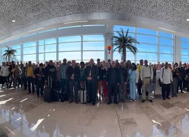 Llegan al AIFA casi 200 médicos de Cuba para atender a mexicanos; van a 24 estados