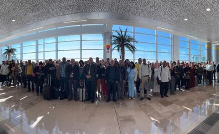 Llegan al AIFA casi 200 médicos de Cuba para atender a mexicanos; van a 24 estados