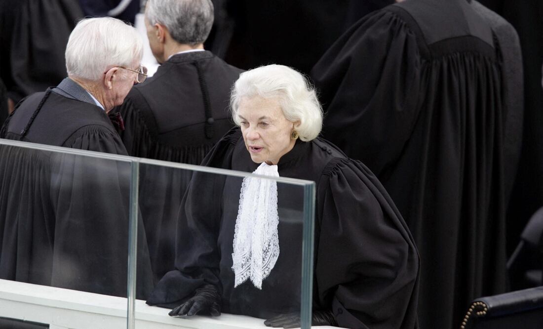 La jueza de la Corte Suprema de Estados Unidos, Sandra Day O'Connor, asiste a las ceremonias inaugurales el 20 de enero de 2005 en el Capitolio en Washington, DC, donde el entonces presidente estadounidense George W. Bush prestó juramento para un segundo mandato. Foto: AFP