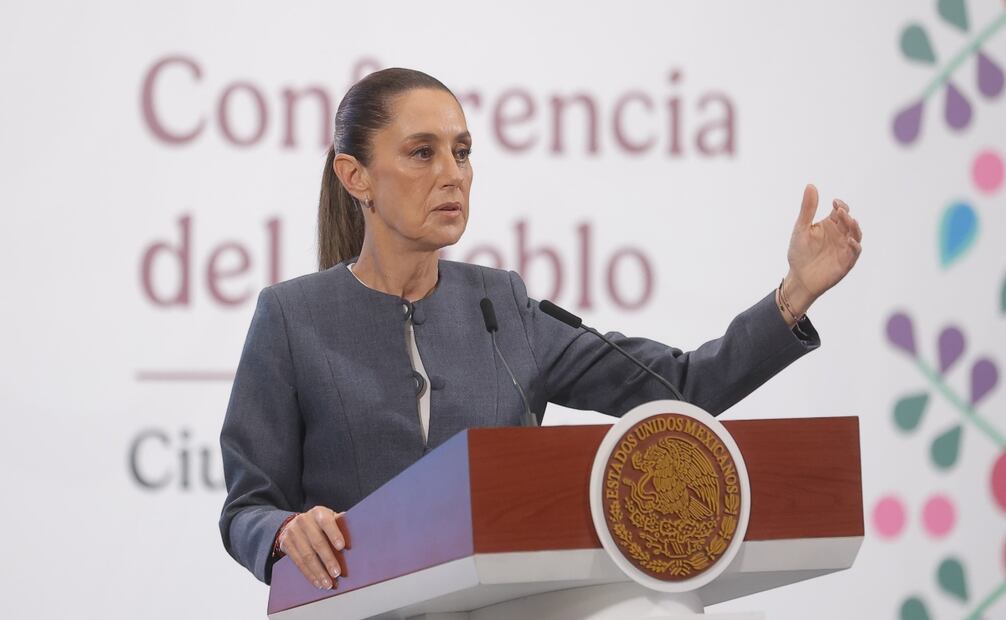 Al mencionar que van a seguir trabajando con Estados Unidos contra la entrada ilegal de armas al país, Sheinbaum Pardo manifestó su desacuerdo con la Corte de Estados Unidos, la cual bloqueó la demanda de México contra los fabricantes de armas; recordó que hay una demanda pendiente contra las productoras de armas. Foto: Gabriel Pano/EL UNIVERSAL