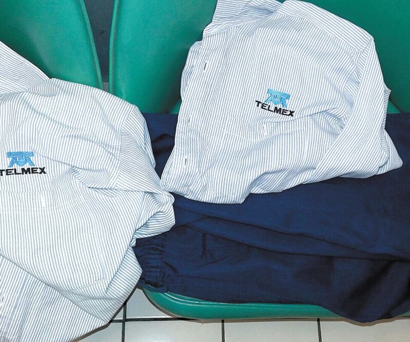 Los supuestos trabajadores utilizaron uniformes y credenciales de la empresa. Foto: ARCHIVO EL UNIVERSAL