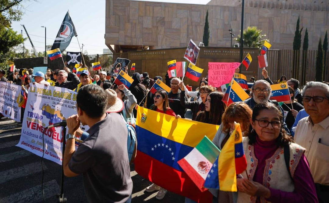 Protesta afuera de la embajada estadounidense en CDMX contra intervención de EU en Venezuela (03/12/2026). Foto: Diego Simón Sánchez / EL UNIVERSAL