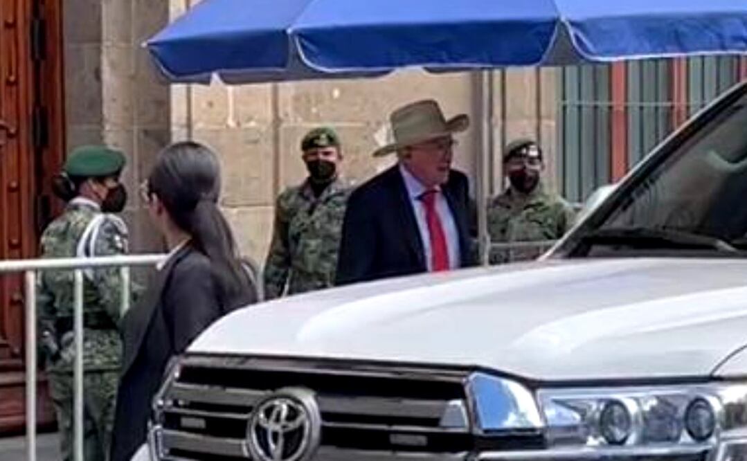  Ken Salazar, embajador de Estados Unidos en México, acudió a Palacio Nacional. Foto: especial