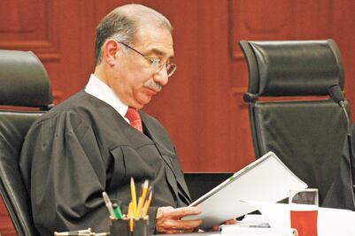 SCJN analiza pedir exámenes de VIH a empleados de salud