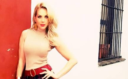 Lorena Herrera se luce en traje de baño a los 52 años 