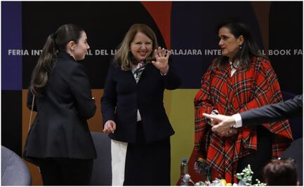 Presenta ministra Loretta Ortiz Ahlf libro en la FIL de Guadalajara