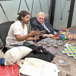 Emprendedores entregan cuentas a los “tiburones”