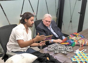 Emprendedores entregan cuentas a los “tiburones”