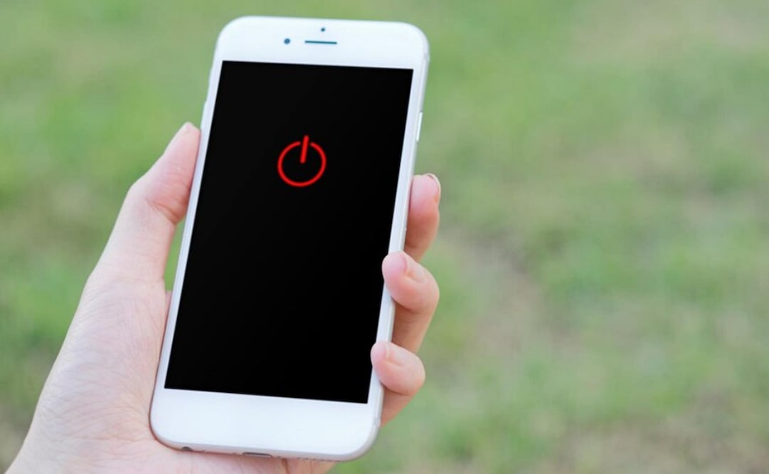 Vigila que tu celular no se reinicie solo. Foto: Freepik