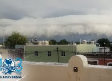 Gran nube sorprende a pobladores de Mérida