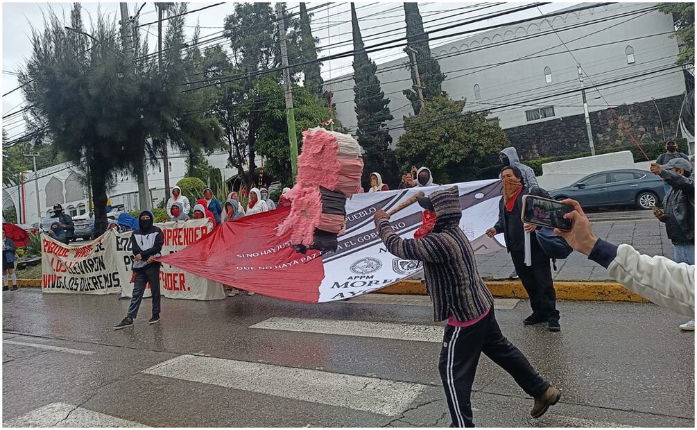 Protesta en Morelos de estudiantes en aniversario luctuoso de normalistas de Ayotzinapa este 26 de septiembre de 2024. Foto: Especial.