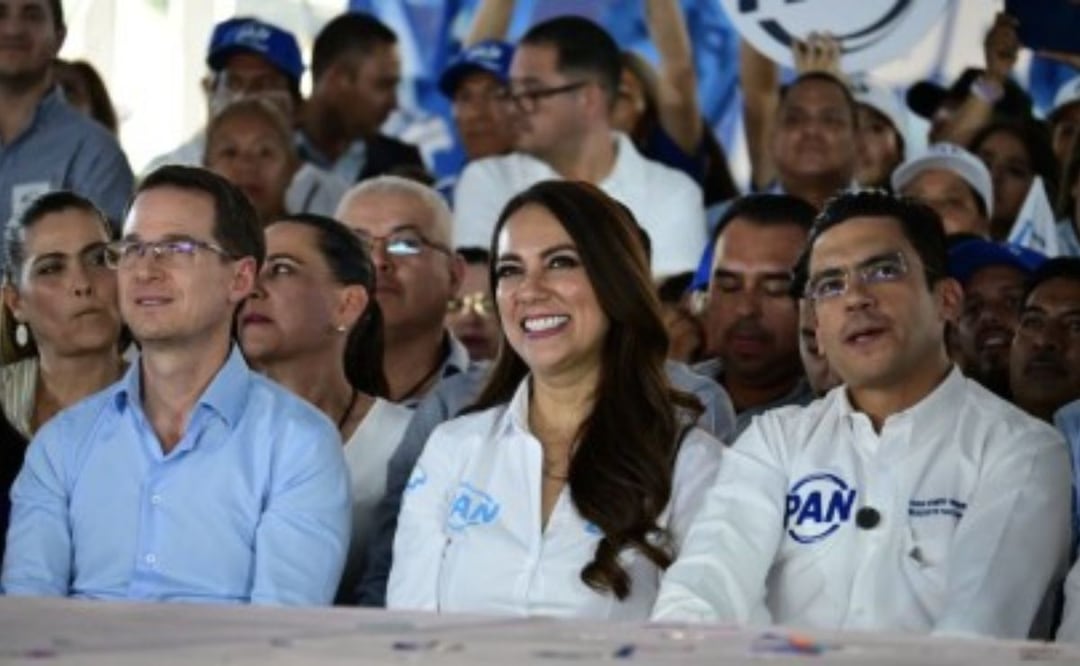 En el evento denominado “La Fuerza de Guanajuato”, la gobernadora y el presidente nacional del PAN, Jorge Romero, destacaron el orgullo blanquiazul. | Foto: Especial.