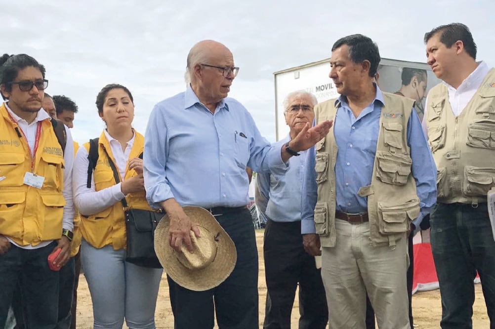 Narro Robles, titular de la Ssa, dijo que se ofrece atención médica permanente y se trabaja para que los hospitales dañados se rehabiliten lo antes posible (NOTIMEX)