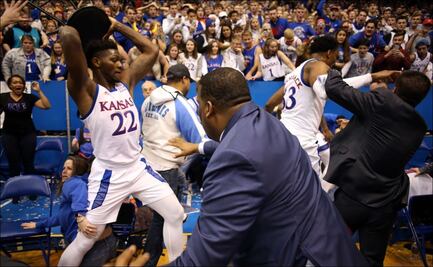 Se desata trifulca entre Kansas y Kansas State en basquetbol colegial