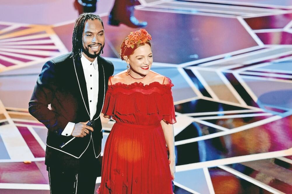 El cantante Miguel y la veracruzana cantaron a dúo (KEVIN WINTER/GETTY IMAGES/AFP)