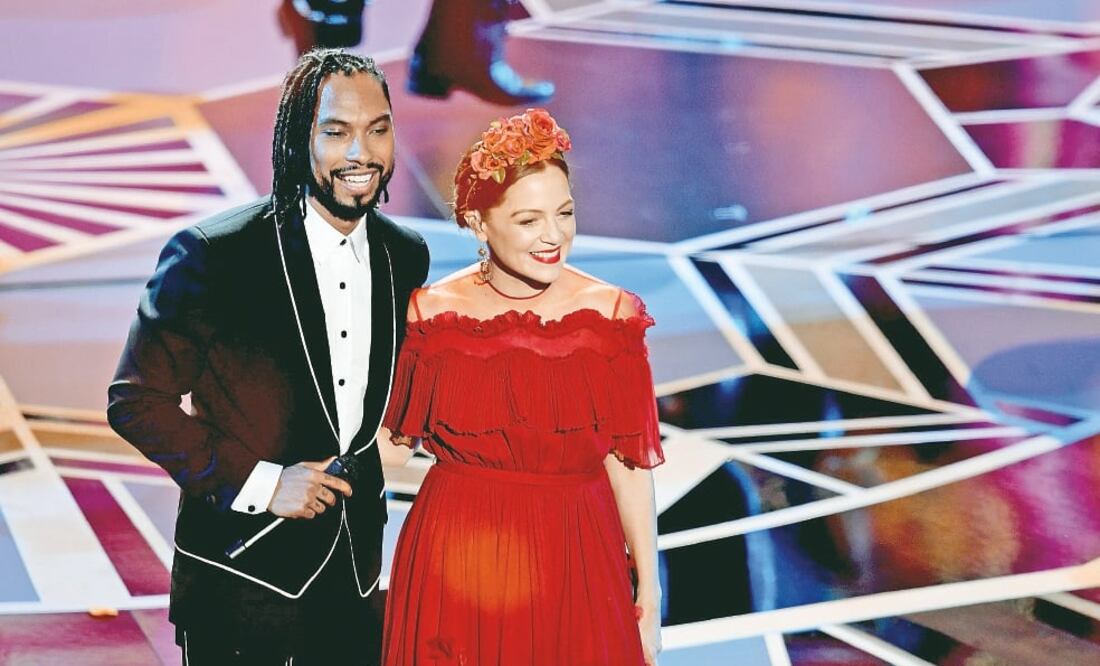 El cantante Miguel y la veracruzana cantaron a dúo (KEVIN WINTER/GETTY IMAGES/AFP)