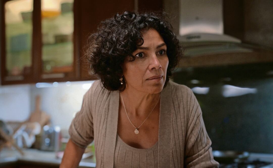 En Familia de medianoche Dolores hace el papel de una mujer separada. Foto: Apple TV+