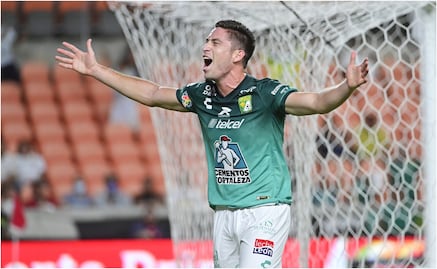 Santiago Ormeño llegará a Chivas, ya abandonó concentración del León