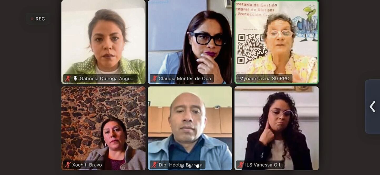 Myriam Urzúa (esquina superior derecha) dijo que se capacitará a las escuelas para que hagan correctamente su programa de Protección Civil. Foto: Especial