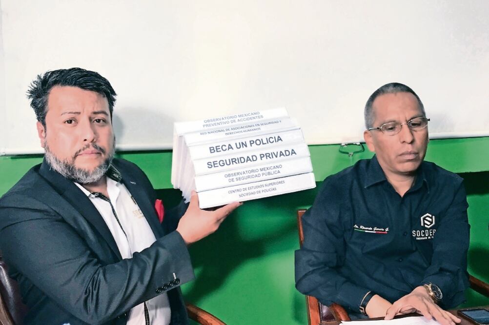 El inspector en jefe de la policía local señaló que los agentes de tránsito son obligados a pagar mil 500 pesos por usar las unidades oficiales. (FOTO: ARCHIVO EL UNIVERSAL)