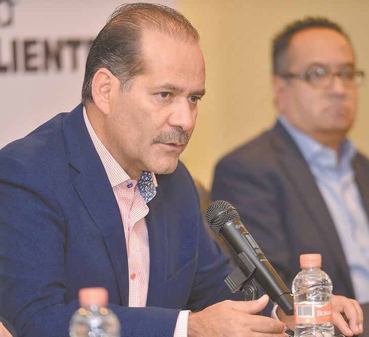 Revisión. Martín Orozco Sandoval, gobernador de Aguascalientes, destacó los operativos que se realizaron en bares. Foto/ARCHIVO EL UNIVERSAL