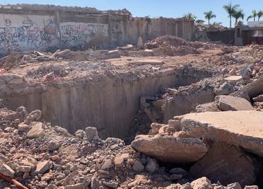 Hallan túnel entre escombros de la casa confiscada a Amado Carrillo Fuentes en Sonora